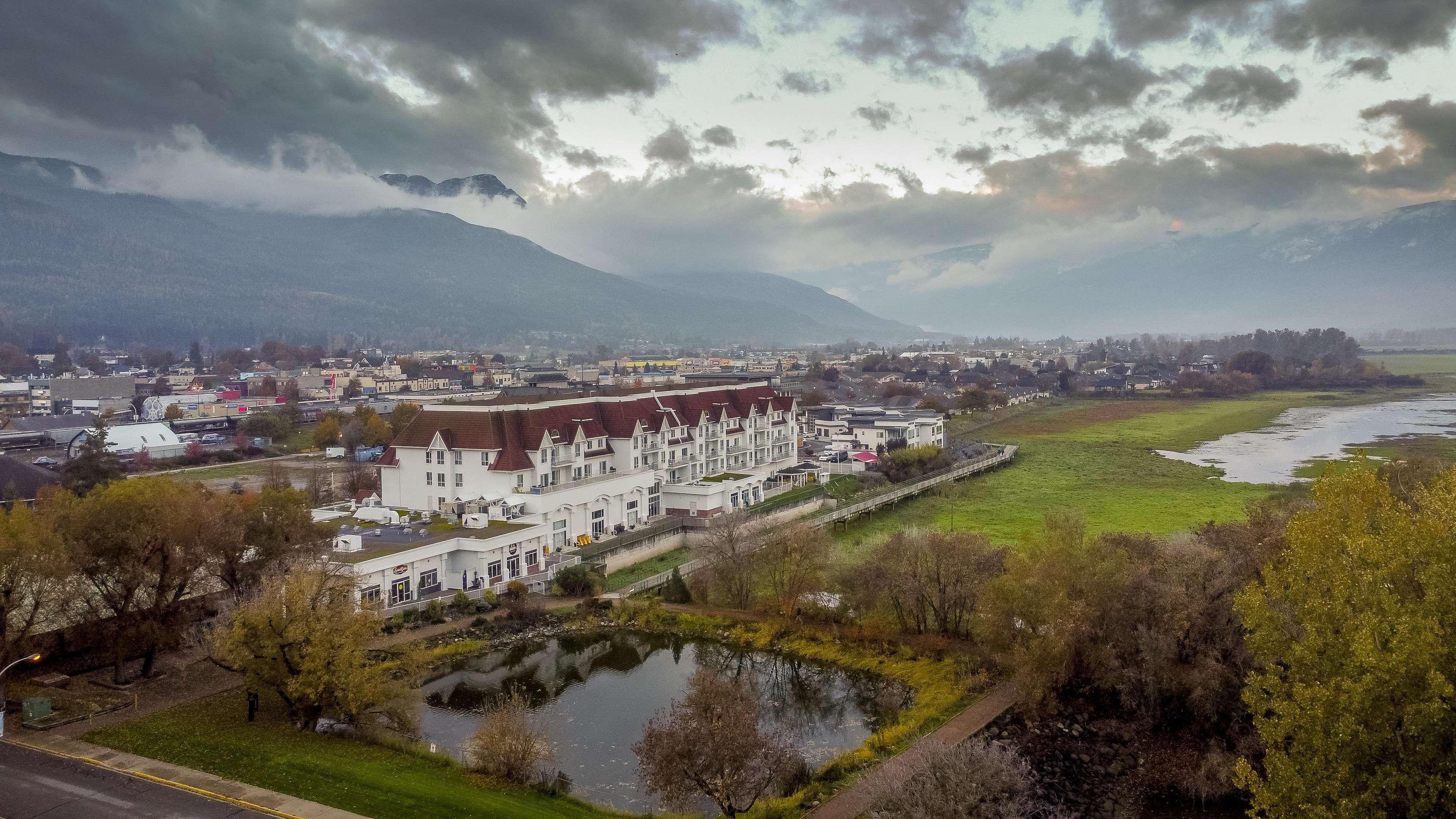 Prestige Harbourfront Resort, Worldhotels Luxury Salmon Arm Exterior foto