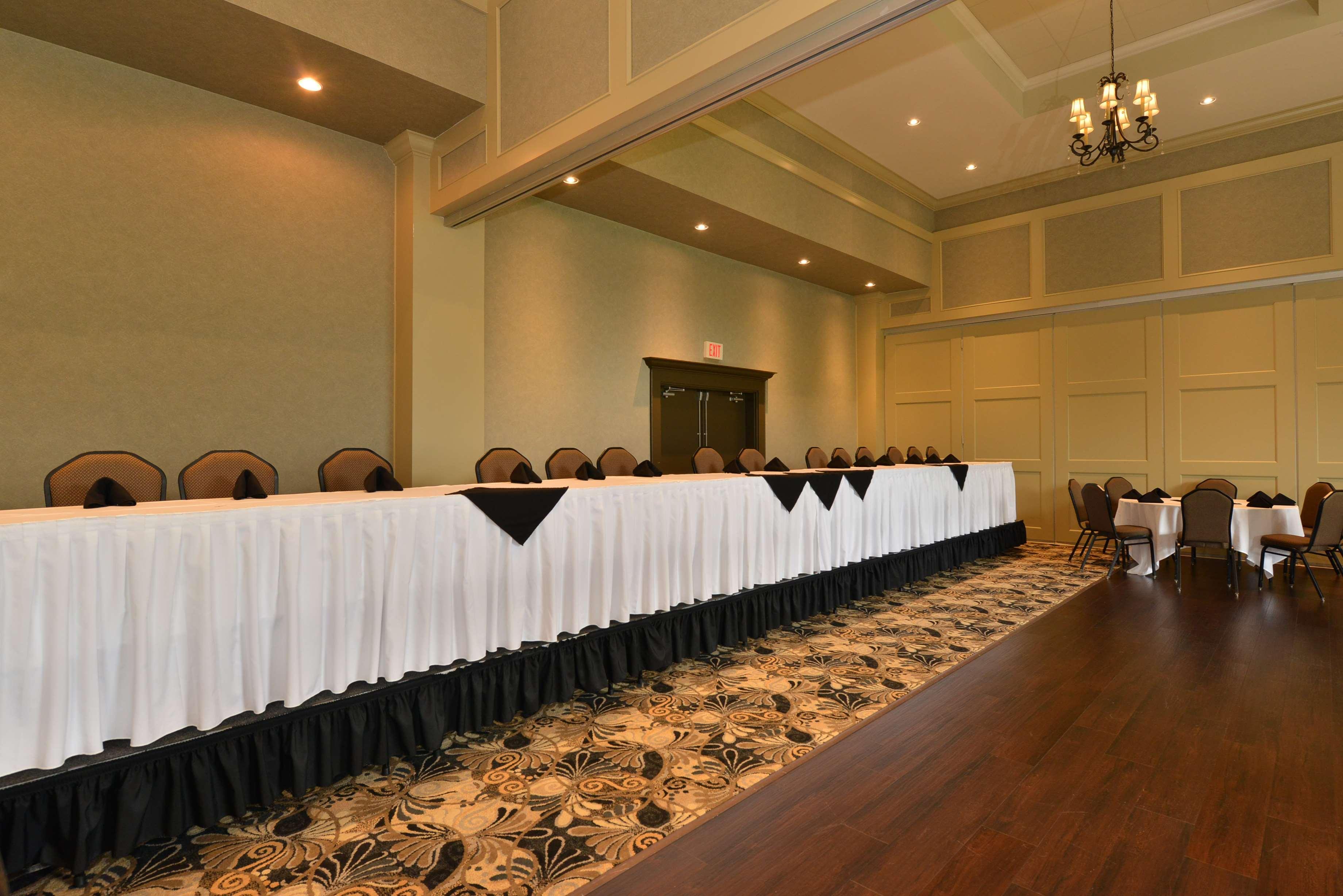 Prestige Harbourfront Resort, Worldhotels Luxury Salmon Arm Exterior foto