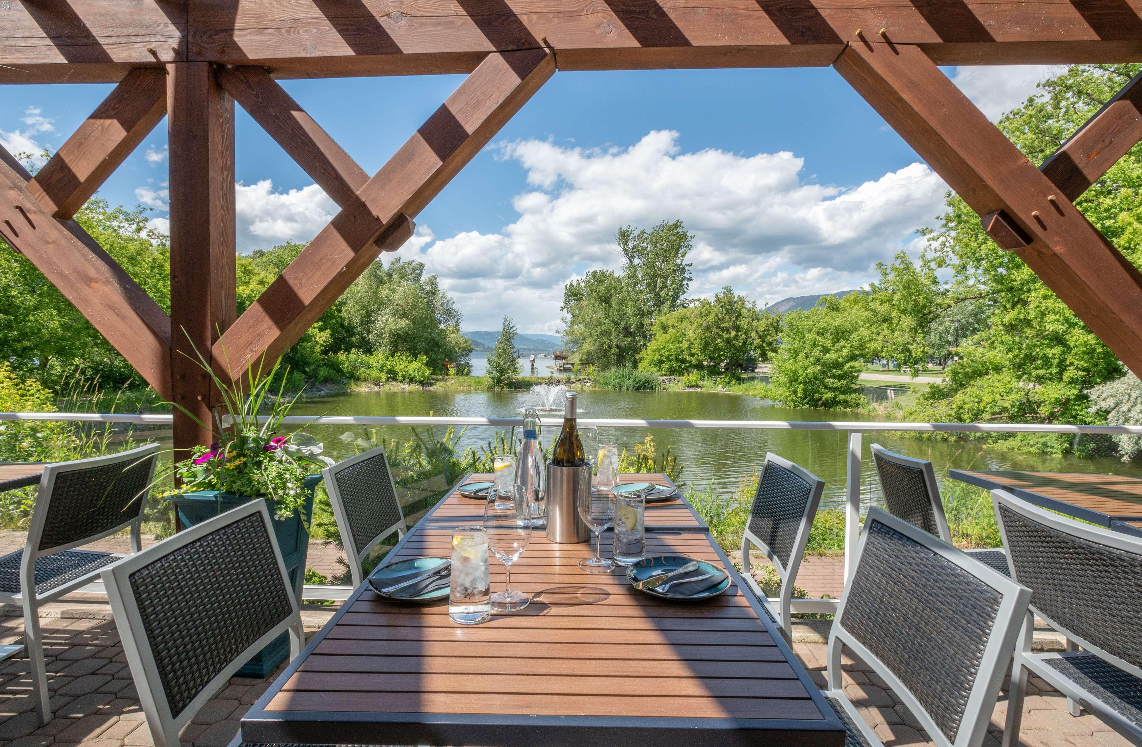 Prestige Harbourfront Resort, Worldhotels Luxury Salmon Arm Exterior foto