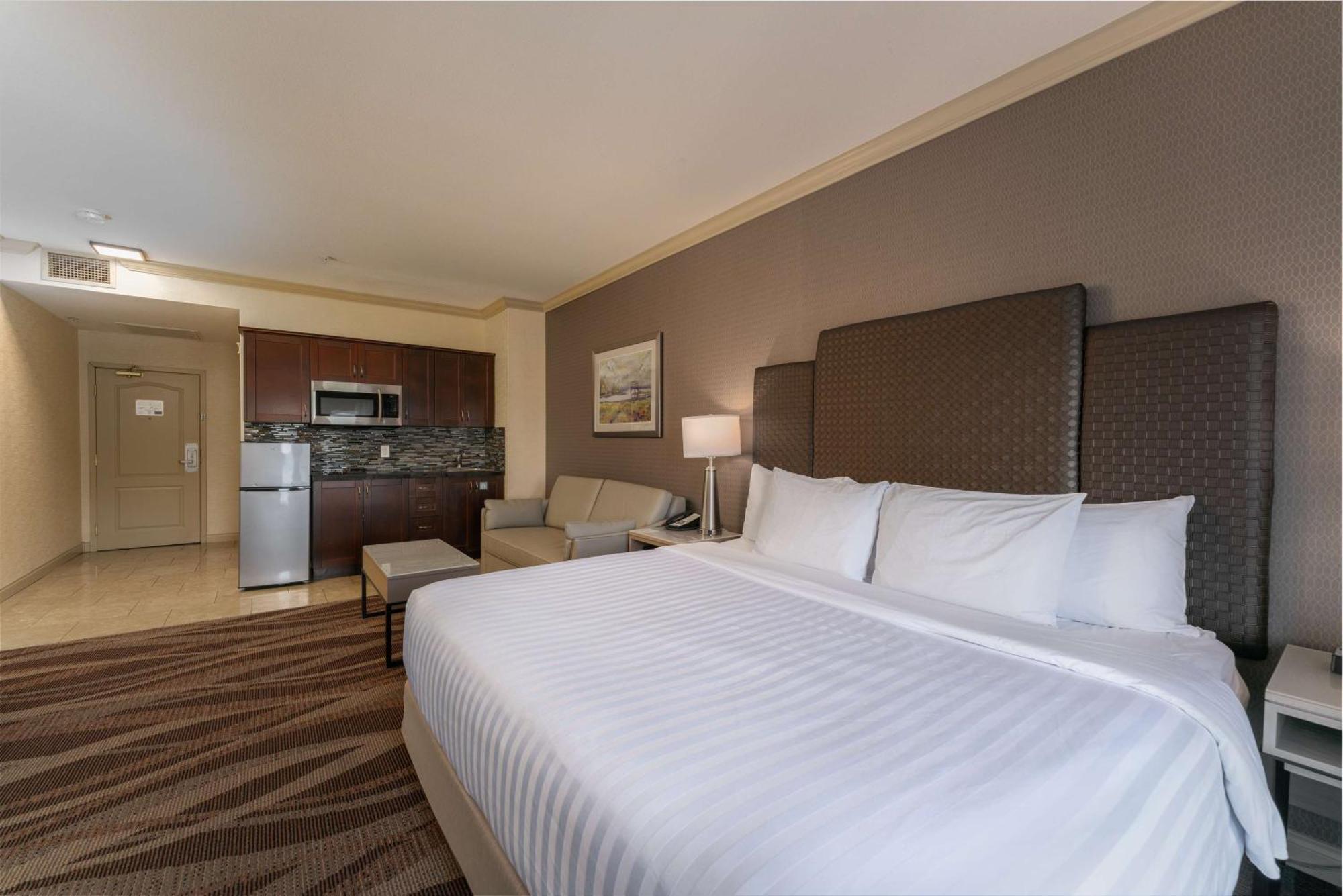 Prestige Harbourfront Resort, Worldhotels Luxury Salmon Arm Exterior foto