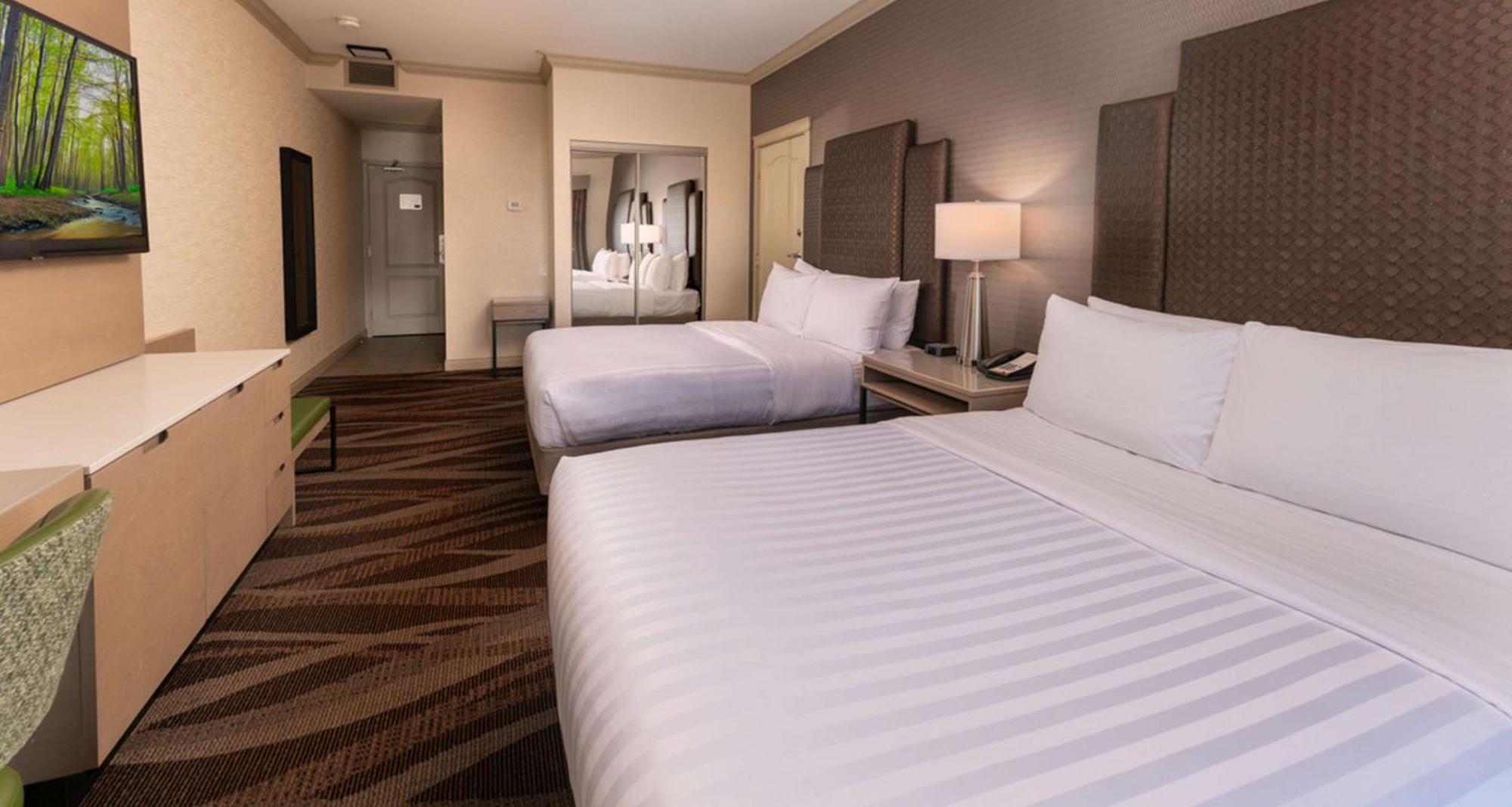 Prestige Harbourfront Resort, Worldhotels Luxury Salmon Arm Exterior foto